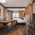 Vaya Apartment *